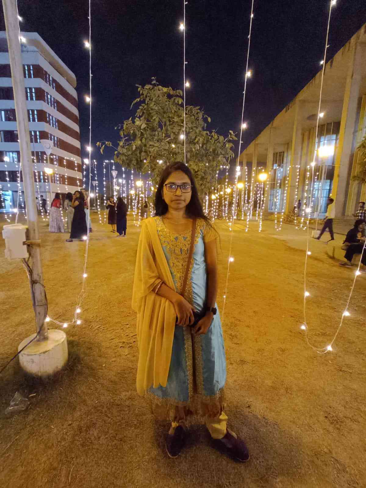 Rayi Giri Varshini